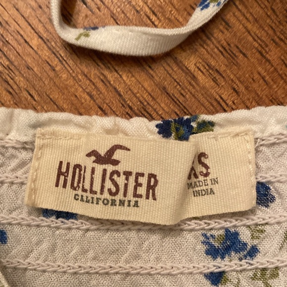 Hollister Floral White and Blue cami Top - Picture 3 of 4